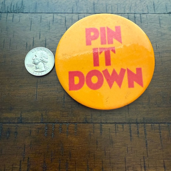 Vintage Button Pin Collection - Picture 7 of 11